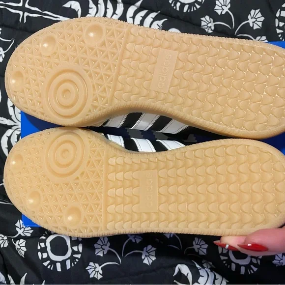 NEW adidas Samba OG Black and White Sneakers Big Kids 7/Mens 7/Womens 8 - Picture 6 of 10